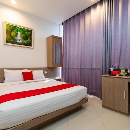Hotel Domino Palembang Buitenkant foto