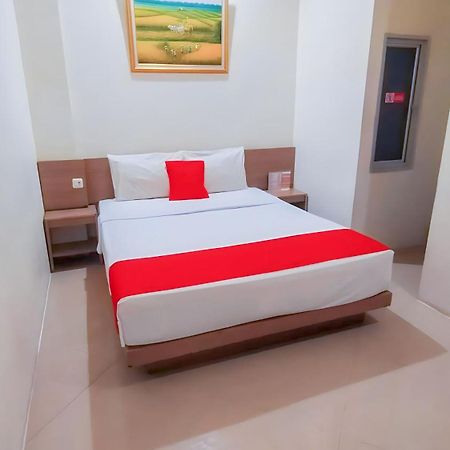 Hotel Domino Palembang Buitenkant foto