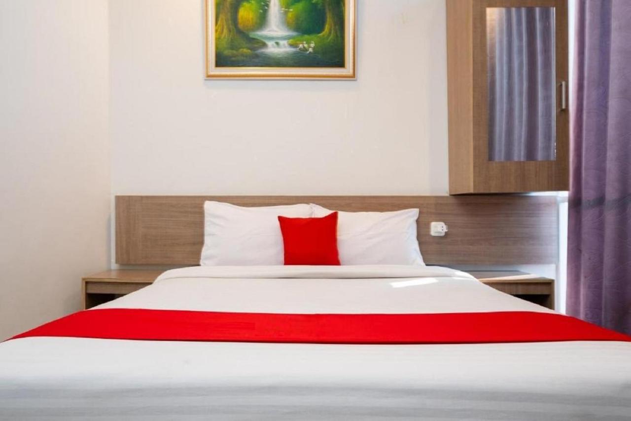 Hotel Domino Palembang Buitenkant foto