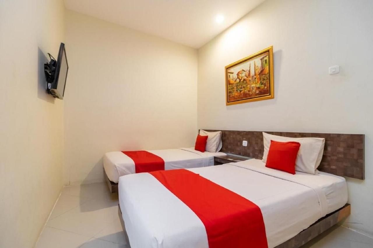 Hotel Domino Palembang Buitenkant foto