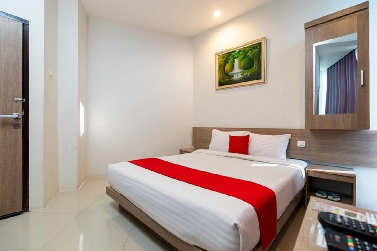 Hotel Domino Palembang Buitenkant foto