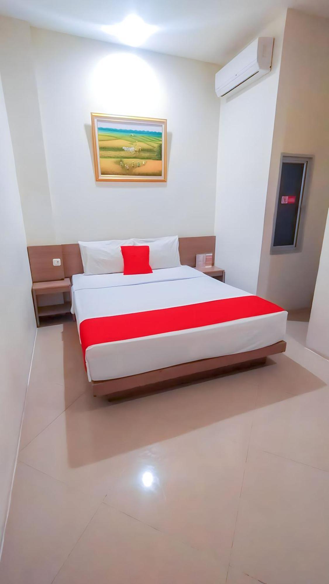 Hotel Domino Palembang Buitenkant foto