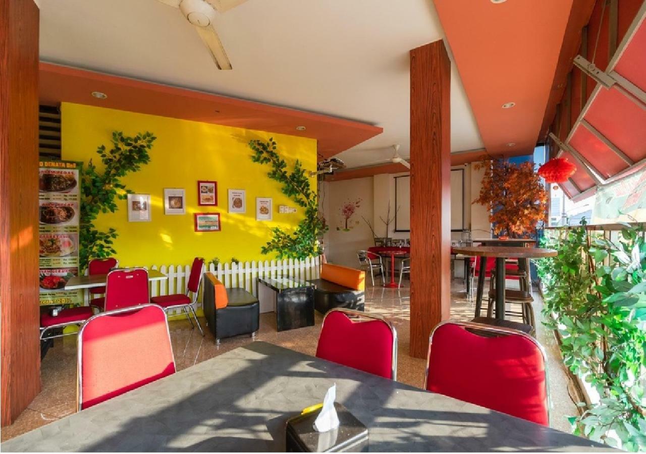 Hotel Domino Palembang Buitenkant foto