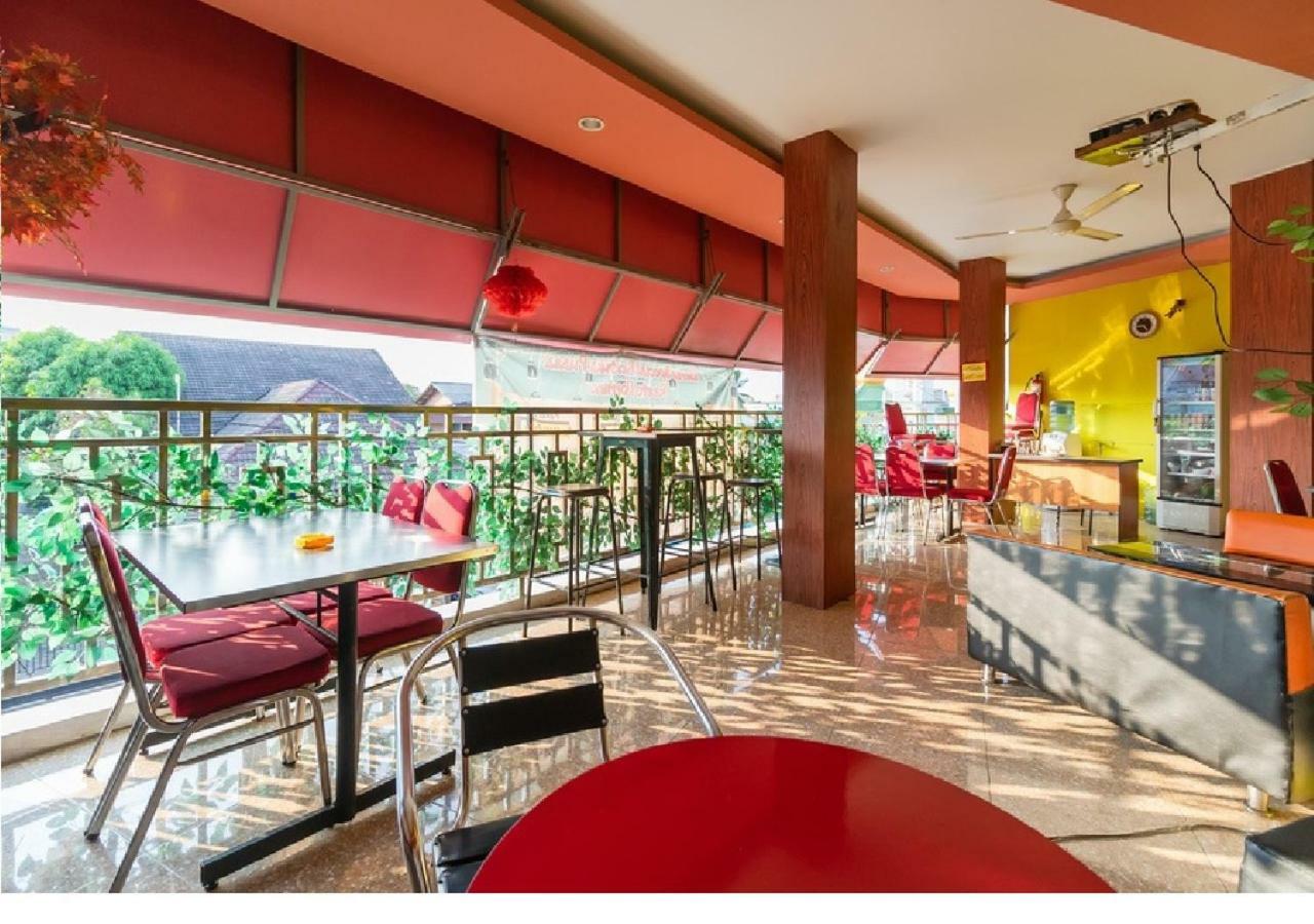 Hotel Domino Palembang Buitenkant foto