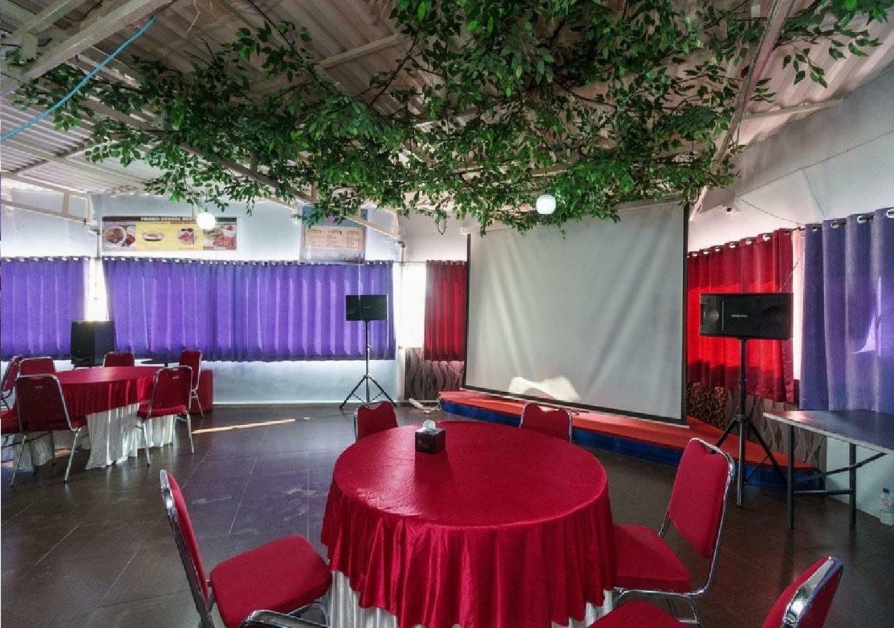 Hotel Domino Palembang Buitenkant foto