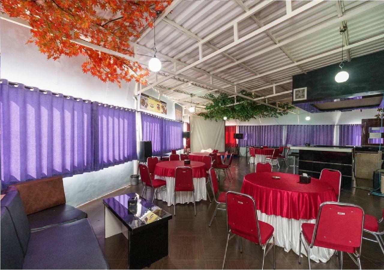 Hotel Domino Palembang Buitenkant foto